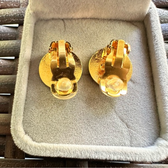 EUC CHANEL Chanel Paris Vintage Gold Metal Small Round Logo Clip On Earrings - Picture 8 of 10